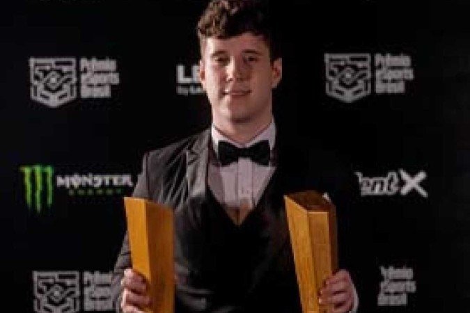Na edição 2021 do Prêmio eSports Brasil, o gamer Psycho foi eleito como atleta do ano entre as modalidades analisadas pela classe - (crédito: Divulgação/Prêmio eSports Brasil) Na edição 2021 do Prêmio eSports Brasil, o gamer Psycho foi eleito como atleta do ano entre as modalidades analisadas pela classe - (crédito: Divulgação/Prêmio eSports Brasil)