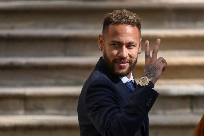 Neymar com apenas 30 anos é o jogador mais bem pago do mundo