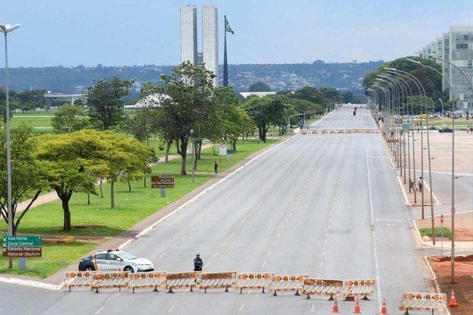 Todos os acessos a Esplanada dos Ministérios foram fechados e um forte esquema de segurança está montado para a posse