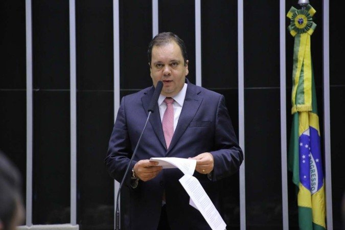 Líder do União na Câmara sobre os deputados que não apoiam Lula na legenda: Líder do União na Câmara sobre os deputados que não apoiam Lula na legenda: