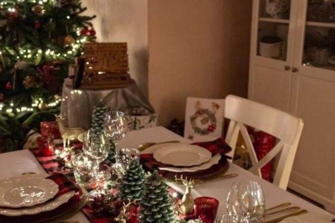 Cores tradicionais ilustram o cenário 
para uma ceia cheia de alegria