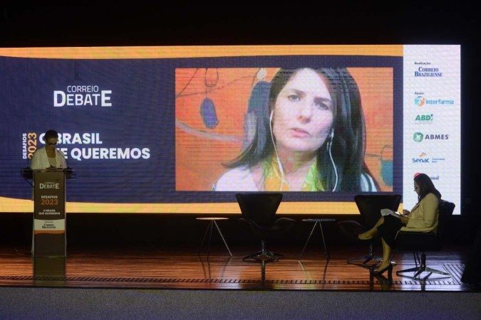 Seminário Desafios 2023 - o Brasil que queremos, promovido pelo Correio Braziliense, no Centro de Convenções. Na foto, Zeina Latif, economista. - (crédito: Marcelo Ferreira/CB/D.A.Press) Seminário Desafios 2023 - o Brasil que queremos, promovido pelo Correio Braziliense, no Centro de Convenções. Na foto, Zeina Latif, economista. - (crédito: Marcelo Ferreira/CB/D.A.Press)
