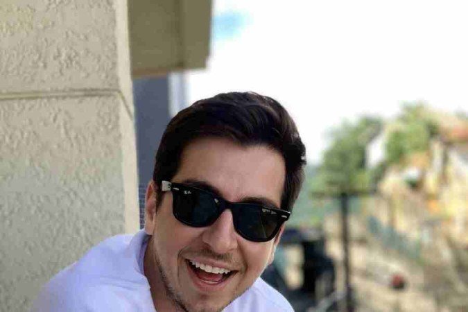 Armando Borges costuma passar o Natal com a mãe e o tio: de dia no bar; à noite, jantar improvisado
