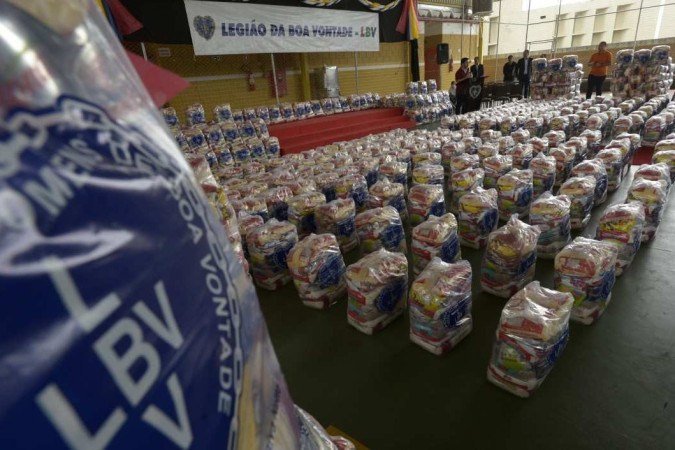  15/12/2022  Crédito: Carlos Vieira/CB/DA Press. Brasília - DF. Cidades - Natal na LBV com entrega de cestas básicas.