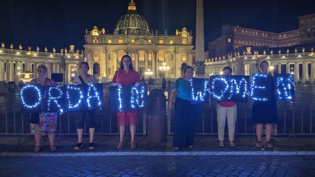 As mulheres ordenadas padres da Igreja Católica que enfrentam o Vaticano e ameaça de excomunhão