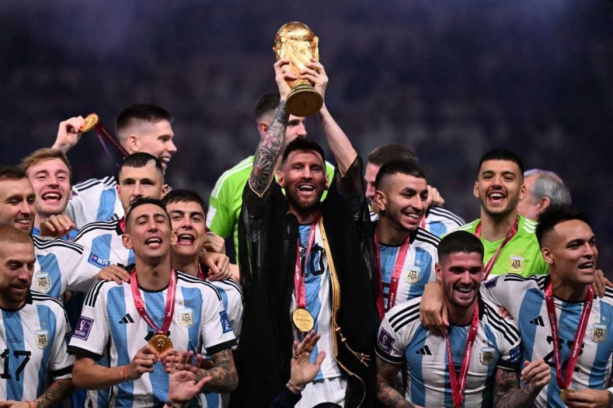 Treinador desconfia de armação para Messi ser campeão do mundo