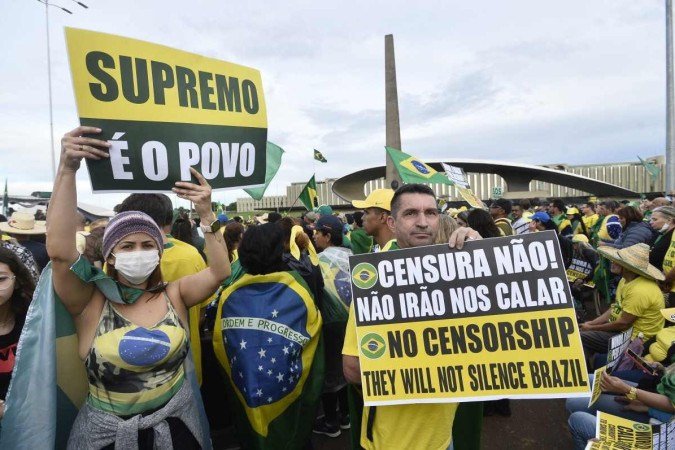   Manifestação de eleitores do presidente Jair Bolsonaro no QG do Exército em Brasília.