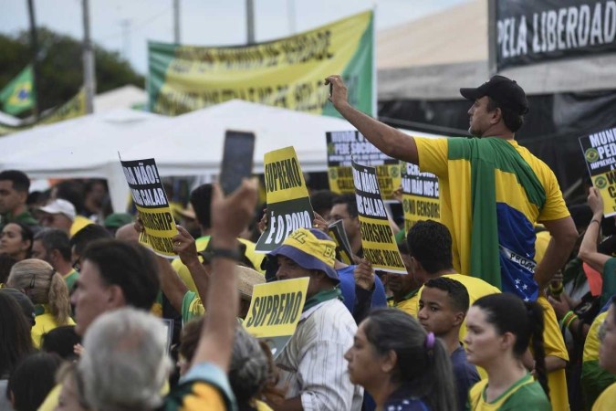 Manifestantes a favor do ex-presidente Jair Bolsonaro  -  (crédito: Minervino Júnior/CB/D.A.Press)