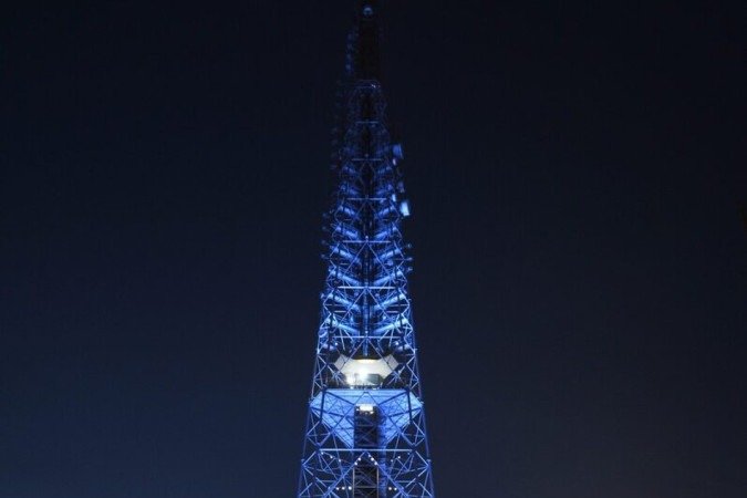  18/12/2022. Cr..dito: Minervino J..nior/CB/D.A Press. Brasil.  Brasilia - DF. Ilumina....o natalina na Torre de TV.
    