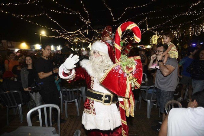  18/12/2022. Cr..dito: Minervino J..nior/CB/D.A Press. Brasil.  Brasilia - DF. Ilumina....o natalina na Torre de TV.
    