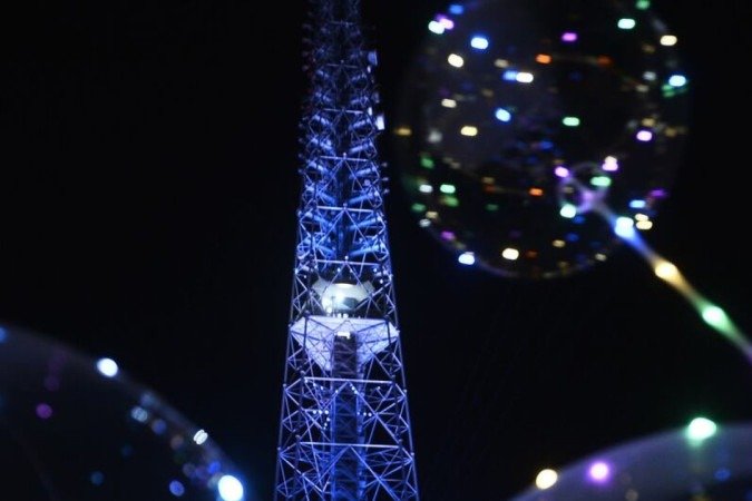  18/12/2022. Cr..dito: Minervino J..nior/CB/D.A Press. Brasil.  Brasilia - DF. Ilumina....o natalina na Torre de TV.
    