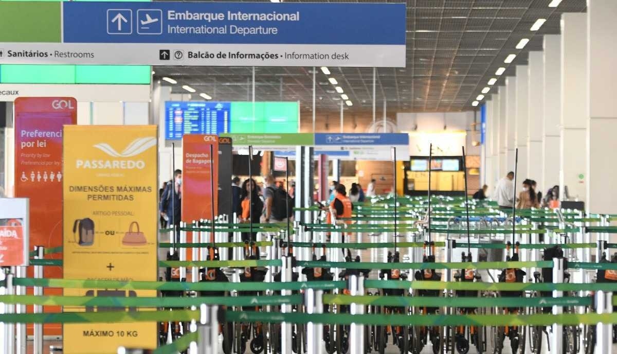 Aeroportos só vão para empresas que não têm dívidas com União, diz ministro