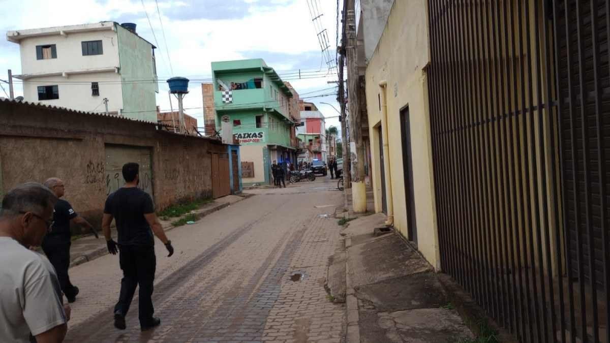 Dupla que atirou em vítima em estacionamento no DF é presa