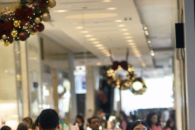  23/12/2022. Crédito: Minervino Júnior/CB/D.A Press. Brasil.  Brasilia - DF. Movimentação no comércio para as vendas do Natal. Shopping Conjunto Nacional.