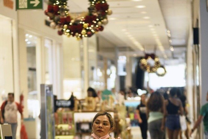  23/12/2022. Crédito: Minervino Júnior/CB/D.A Press. Brasil.  Brasilia - DF. Movimentação no comércio para as vendas do Natal. Shopping Conjunto Nacional.