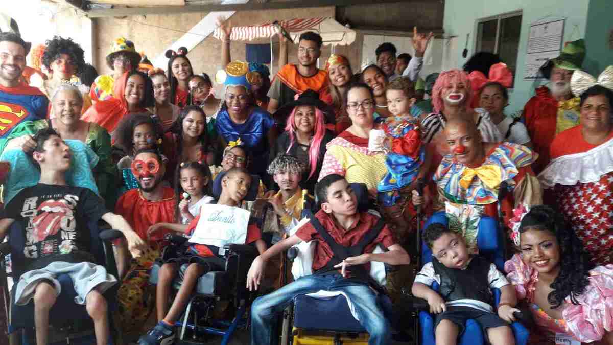 Espírito do Natal faz a solidariedade quebrar as barreiras do ódio