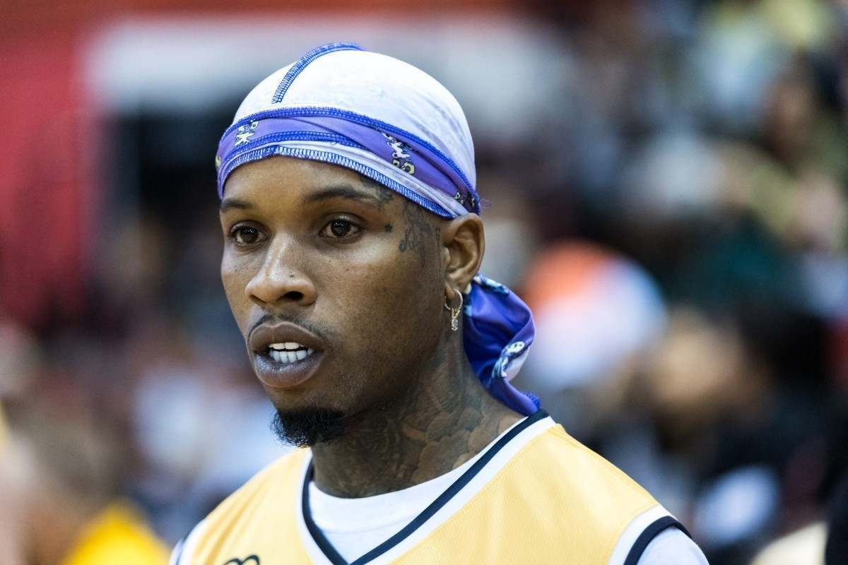 Justiça declara rapper Tory Lanez culpado por atirar em Megan Thee Stallion