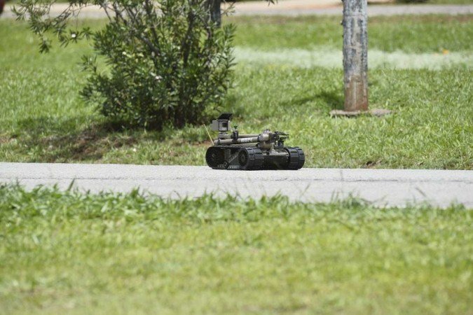  24/12/2022. Crédito: Minervino Júnior/CB/D.A Press. Brasil.  Brasilia - DF. Esquadrão Anti Bomba do Bope  e Polícia Federal em ameaça de bomba no Aeroporto.
