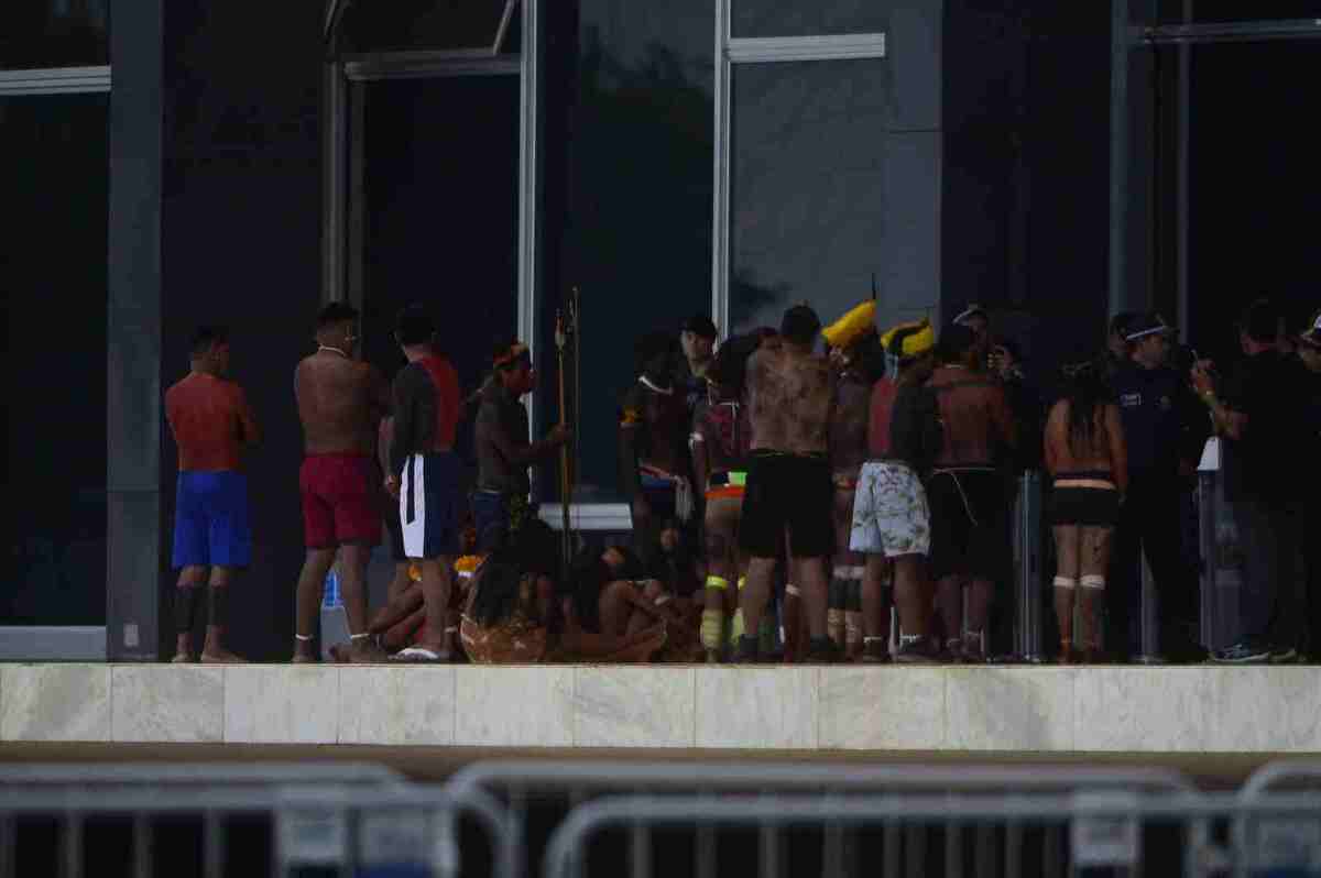 Indígenas invadem área do STF -  (crédito: Marcelo Ferreira/CB/D.A Press)
