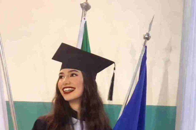 Malu Mendonça, em sua formatura no ensino médio na Escola  Estadual Mário Goulart Santiago em Pedralva, no Sul de Minas Gerais