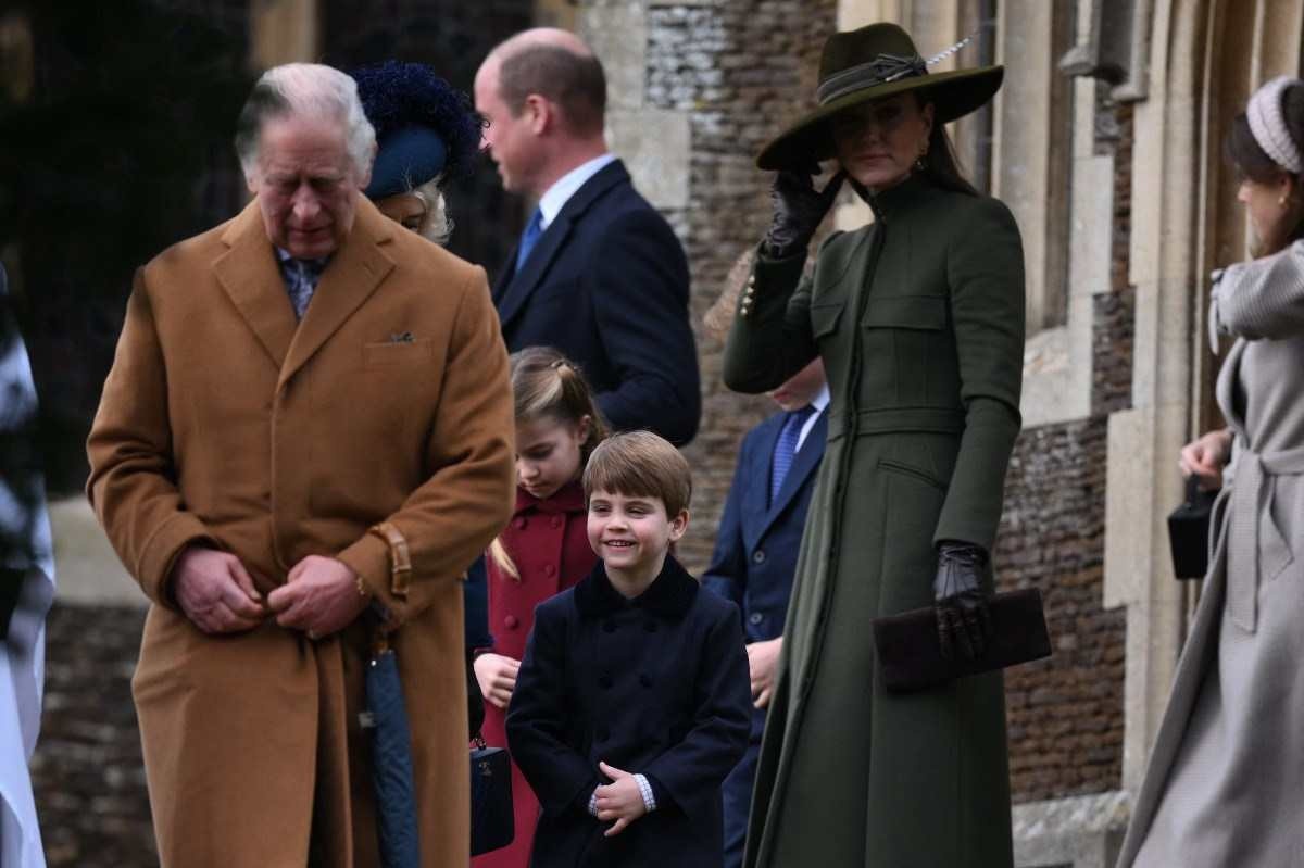 Rei Charles III retira presente de casamento de Harry e Meghan 