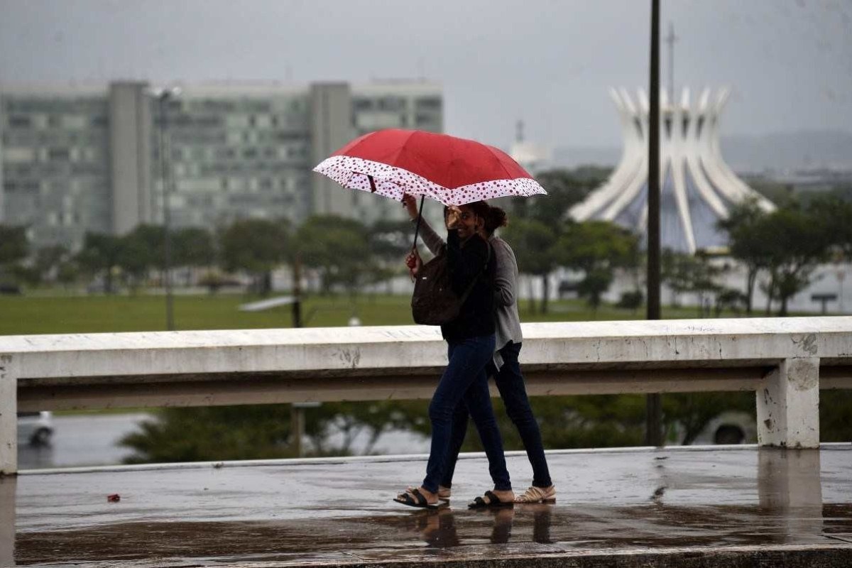 Chuva: Inmet emite alerta para DF e 21 dos 26 estados brasileiros; saiba  quais