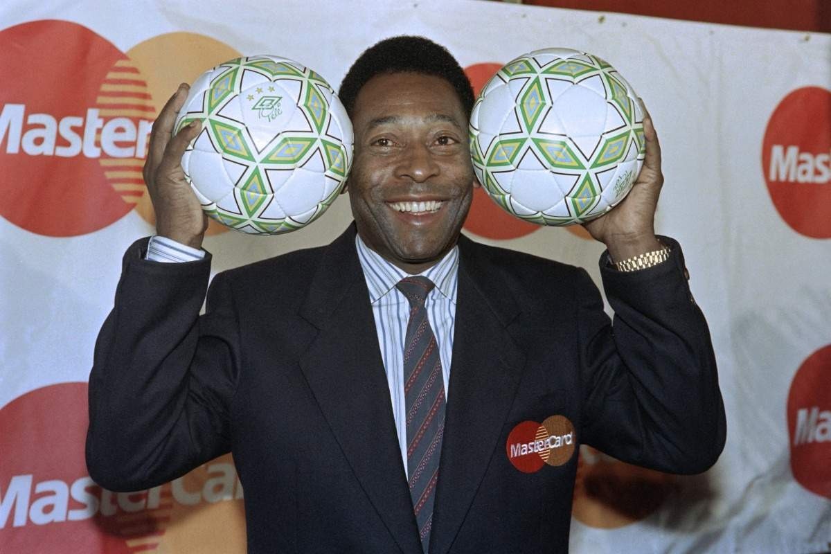 Fica, Pelé!“: relembre as partidas de despedida do Rei do Futebol