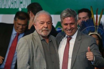 MST pede a demissão do ministro do Desenvolvimento Agrário, Paulo Teixeira, argumentando que a pasta não entregou as promessas de assentamentos para famílias sem terra -  (crédito: Ed Alves/CB/D.A Press)