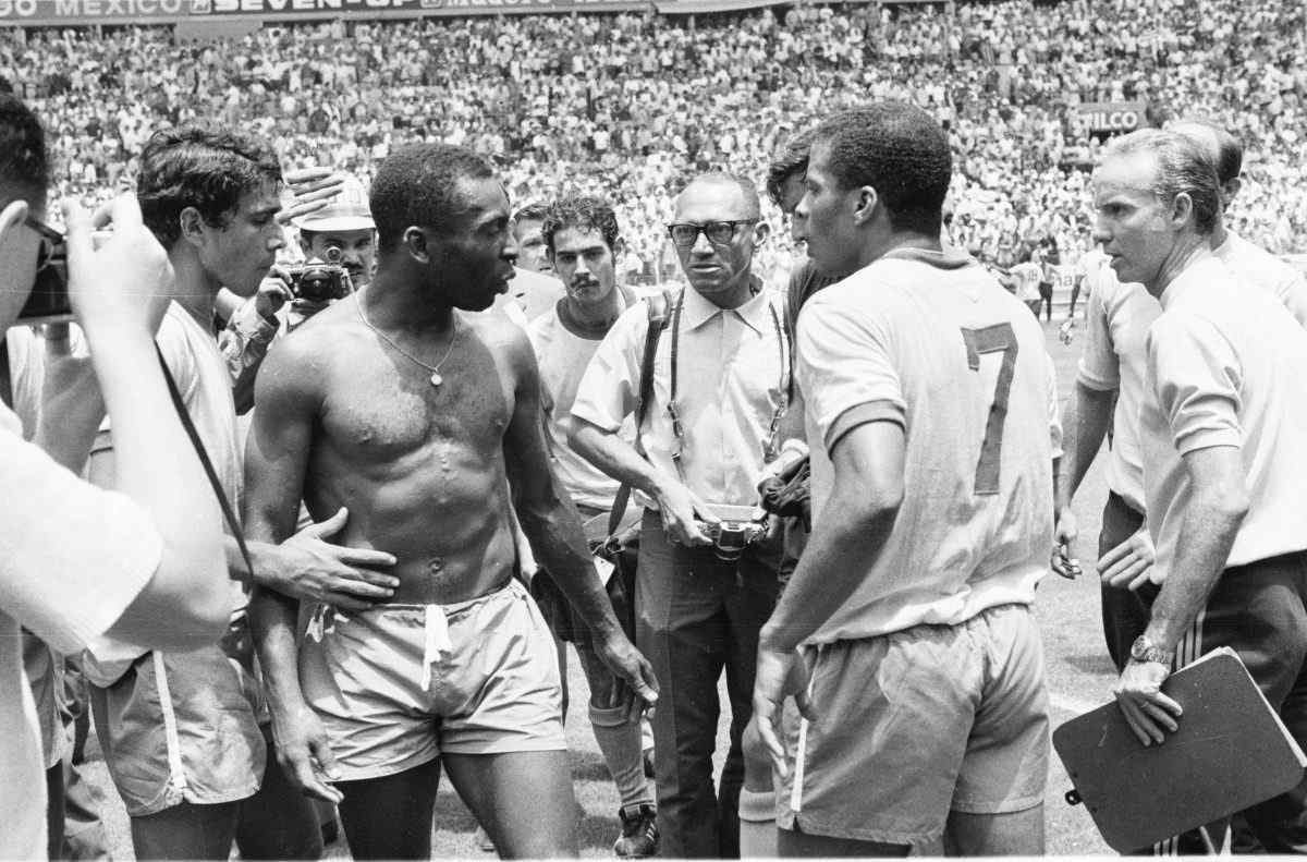 Pelé: relembre a carreira do Rei do Futebol com gols que fizeram