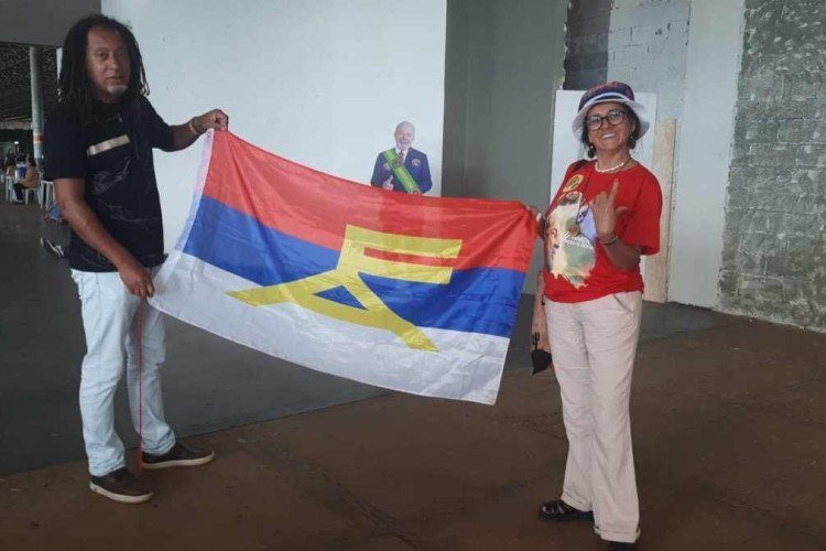 Apoiadores chegam a brasilia para comemorar a posse do Lula