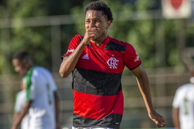 Ryan Luka já acumula experiência pela equipe profissional do Flamengo
