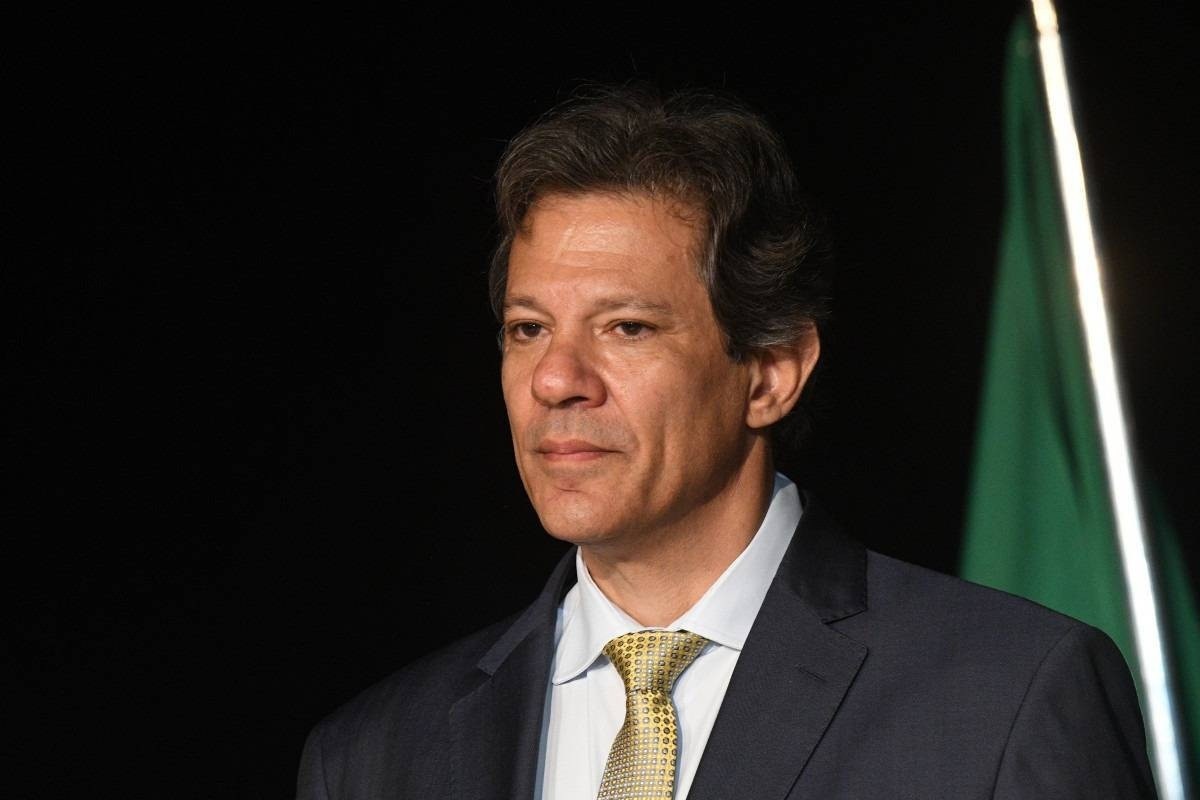 Haddad anuncia plano de medidas para reduzir rombo fiscal