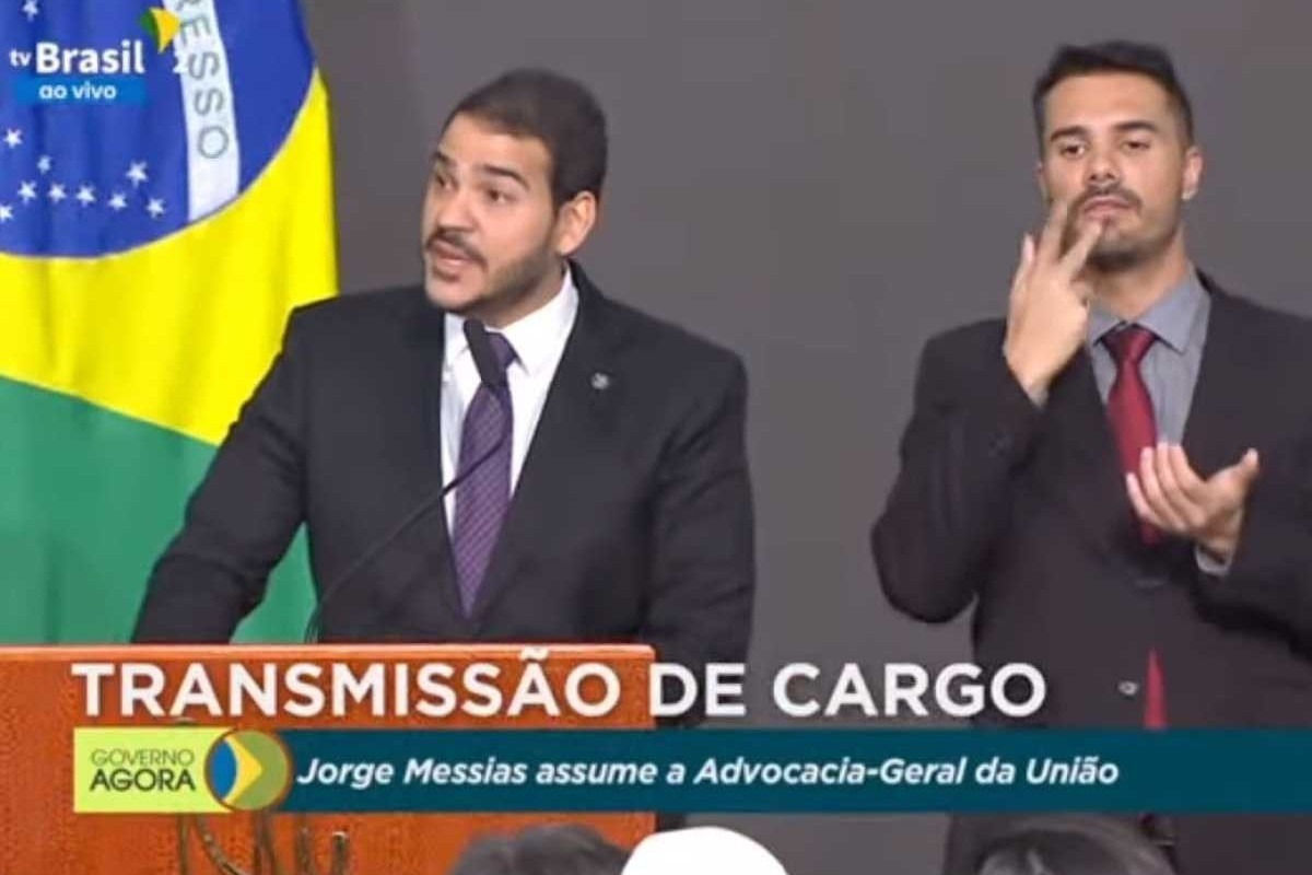 Acompanhe a live de lançamento do estágio de pós-graduação em Direito da  AGU — Advocacia-Geral da União