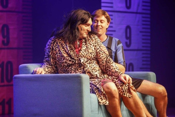 A peça 'Casais felizes emagrecem juntos' traz mensagem de união 