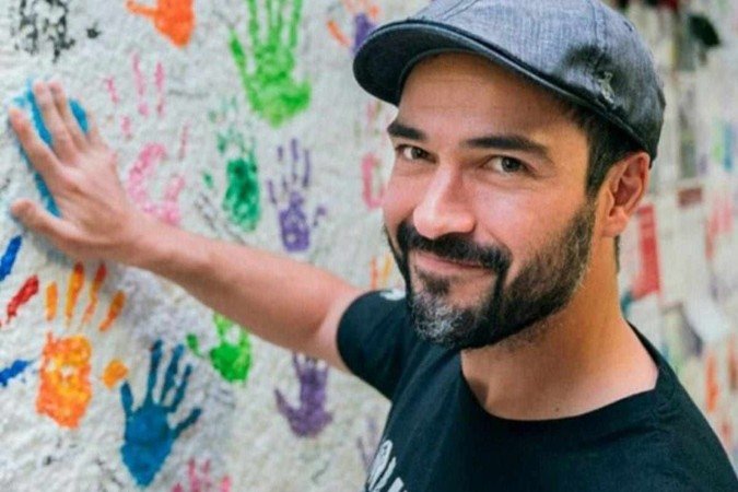Diferente dos outros cinco ex-integrantes do RBD, Alfonso não participou de projetos musicais após o fim do grupo - (crédito: Reprodução/Instagram) Diferente dos outros cinco ex-integrantes do RBD, Alfonso não participou de projetos musicais após o fim do grupo - (crédito: Reprodução/Instagram)