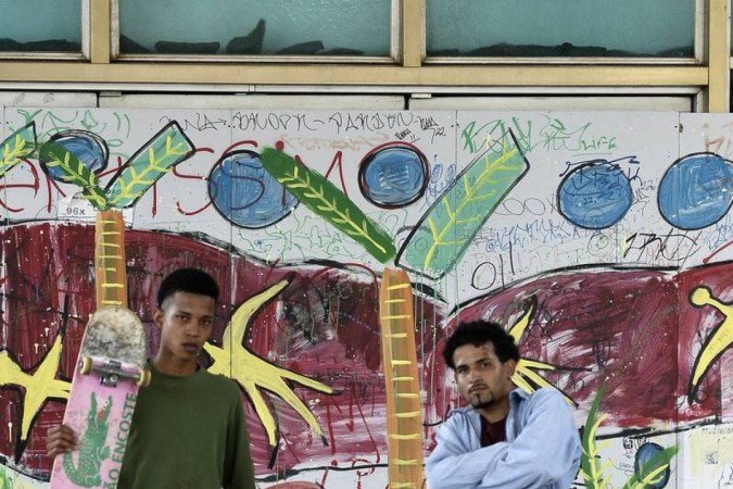 Vitor da Silva, Lucas Lima (bermuda) e Hiury Silva (cabelo grande)