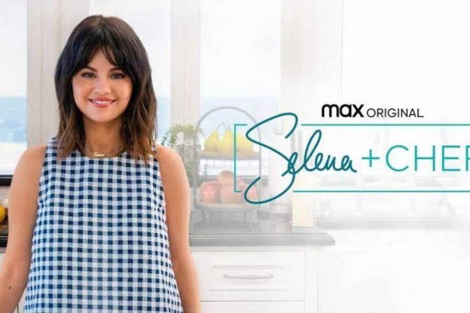 A cantora e atriz Selena Gomez tenta cozinhar refeições deliciosas enquanto está presa em casa durante a quarentena