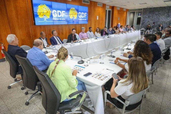 A reunião serviu para ouvir as principais demandas das cidades e traçar os projetos a serem colocados em execução. -  (crédito: Renato Alves/Agência Brasília)