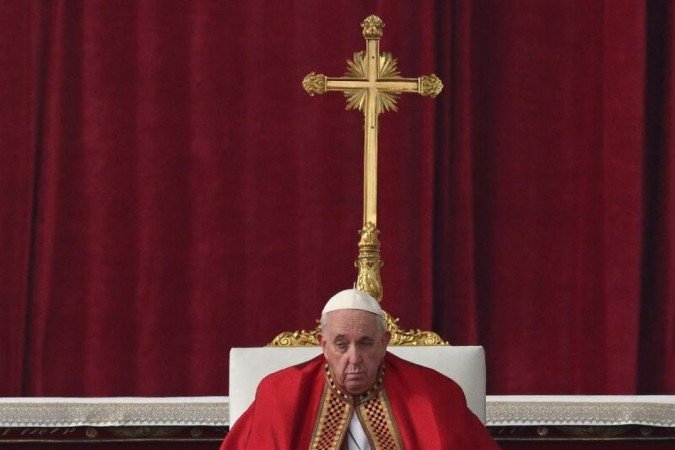 Papa Francisco celebra a missa de corpo presente de Bento XVI, na Praça de São Pedro, na Cidade do Vaticano 