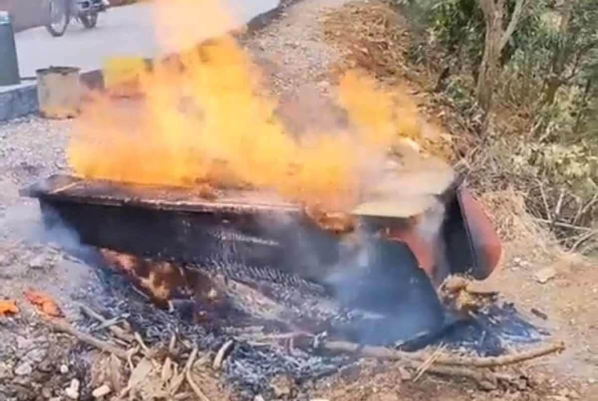 Com sistema sobrecarregado, chineses queimam parentes mortos por covid