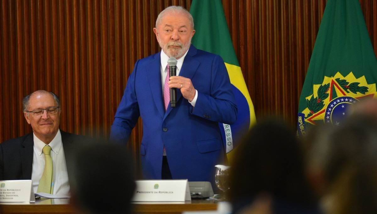 Ex-ministro de Bolsonaro critica linguagem neutra adotada no governo Lula