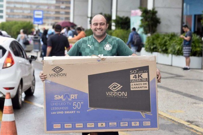 Marton Alves aproveitou as ofertas para comprar duas TVs
