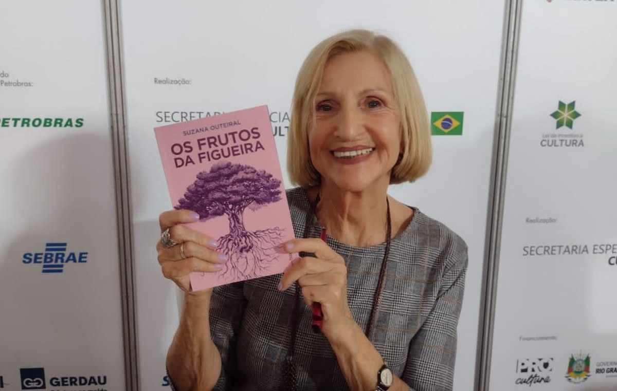 Atriz gaúcha radicada em Brasília lança autobiografia no Bar Beirute