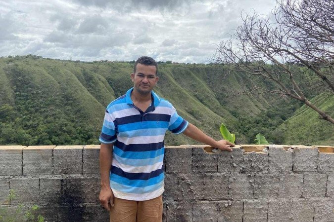  07/01/2023. Cidades. Casa de Miguel de Sena Souza, construída em uma encosta na Vila Rabelo, Sobradinho II.
      