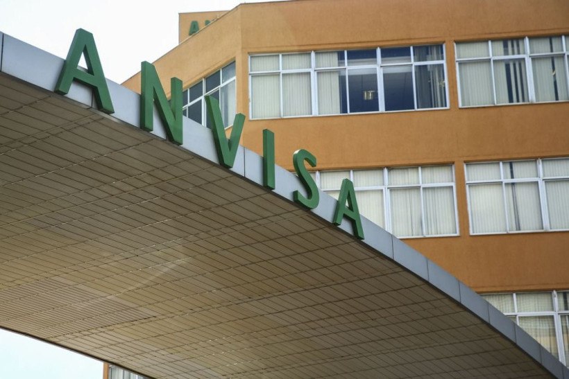 Anvisa suspende produto para modelar cabelo por risco de intoxicação ocular