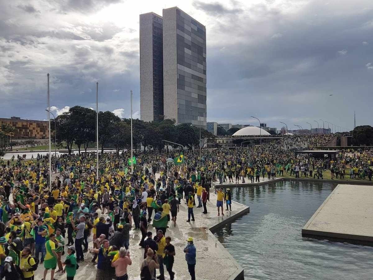 Atos golpistas de 8 de janeiro: personagens ligados a Bolsonaro aguardam desfecho 