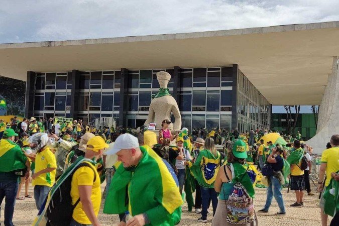Manifestantes invadem Congresso, STF e Palácio do Planalto no dia 8 de janeiro - (crédito: Ed Alves/CB) Manifestantes invadem Congresso, STF e Palácio do Planalto no dia 8 de janeiro - (crédito: Ed Alves/CB)