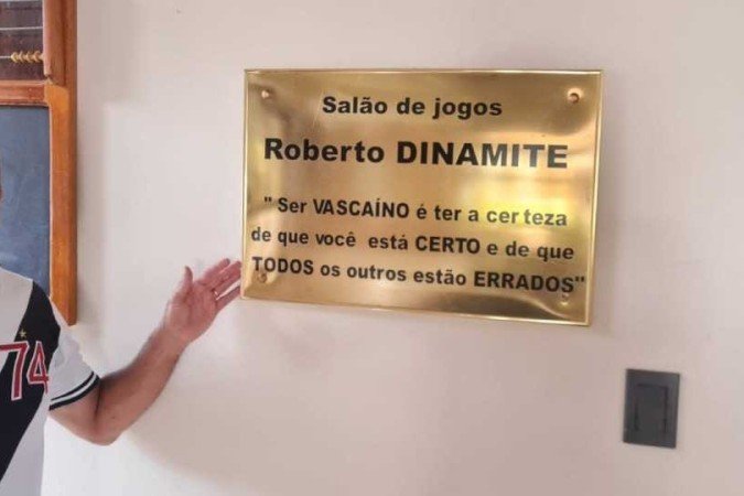 Torcedor deu o nome do craque ao salão de jogos da casa
