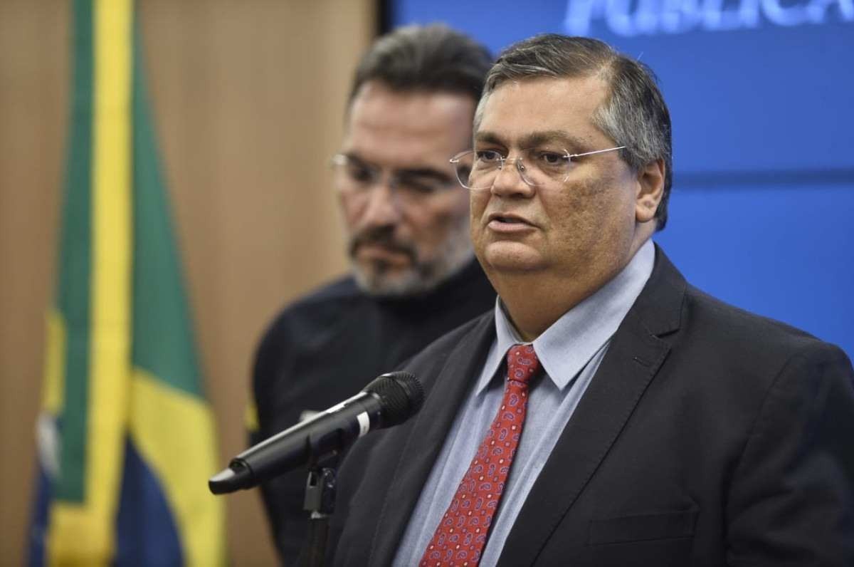 Damares Alves é internada com broncopneumonia - Politica - Estado de Minas