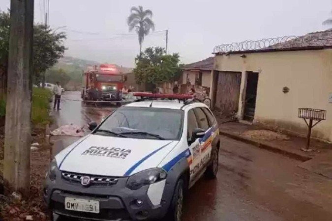 Casa da ex-namorada foi invadida pelo assassino
- (crédito: Divulgação/CBMG) Casa da ex-namorada foi invadida pelo assassino
- (crédito: Divulgação/CBMG)